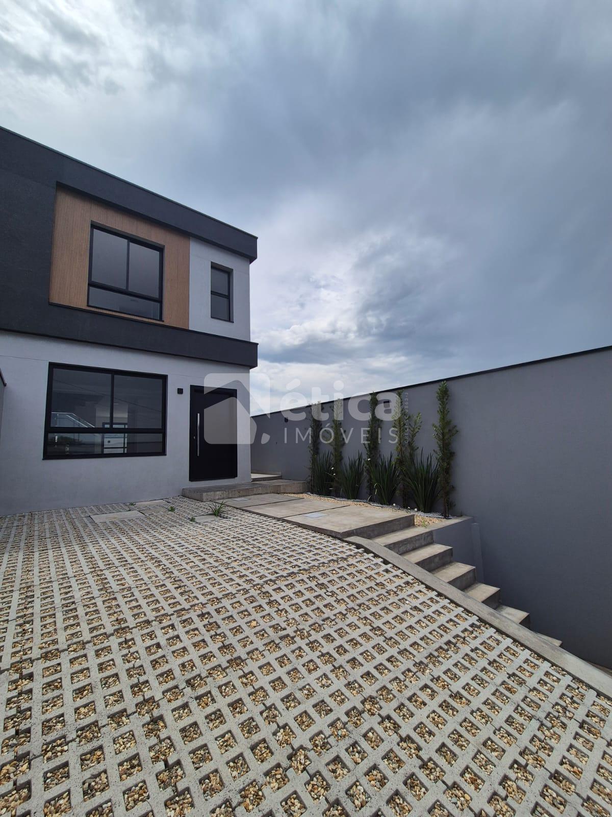 Locação  Geminado Novo no Bairro Espinheiros, com 03 dormitóri...