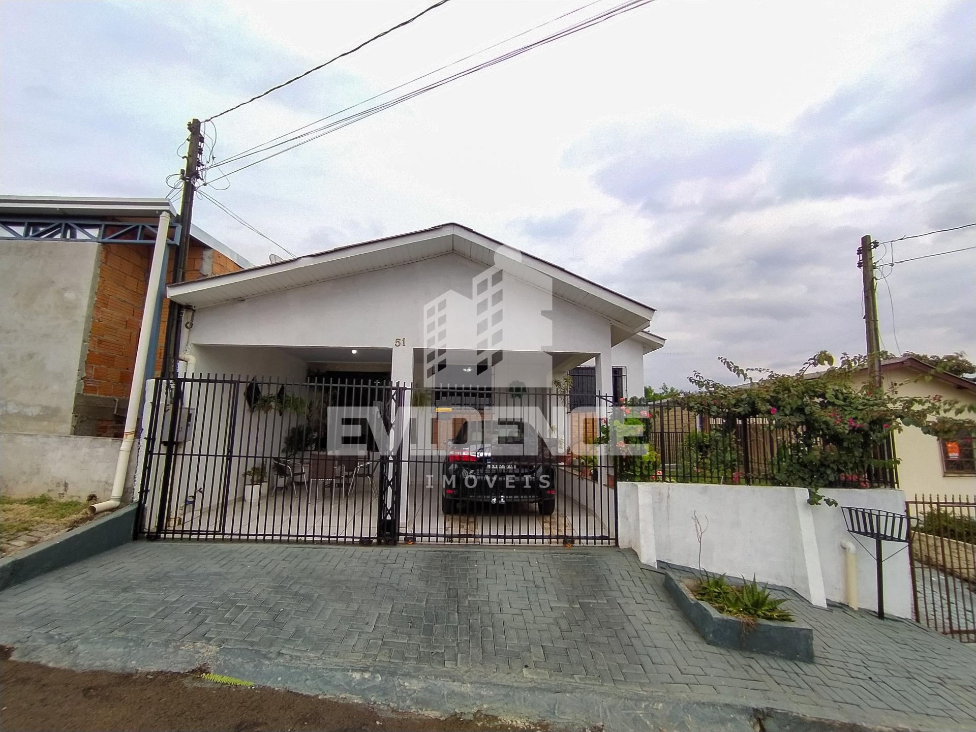 CASA À VENDA LOCALIZADA NO BAIRRO PLANALTO
