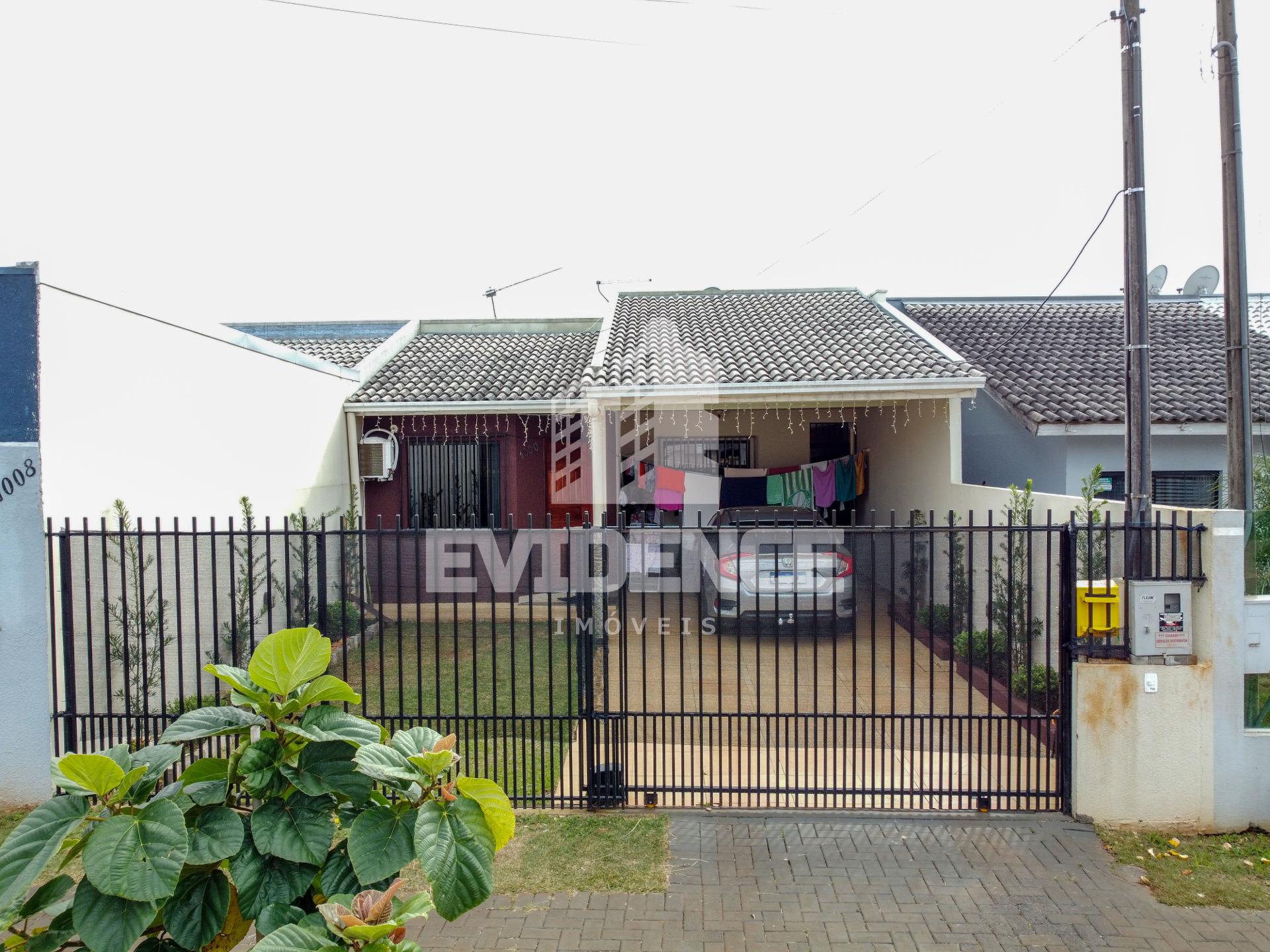 CASA COM PISCINA À VENDA LOCALIZADA NO BAIRRO PLANALTO