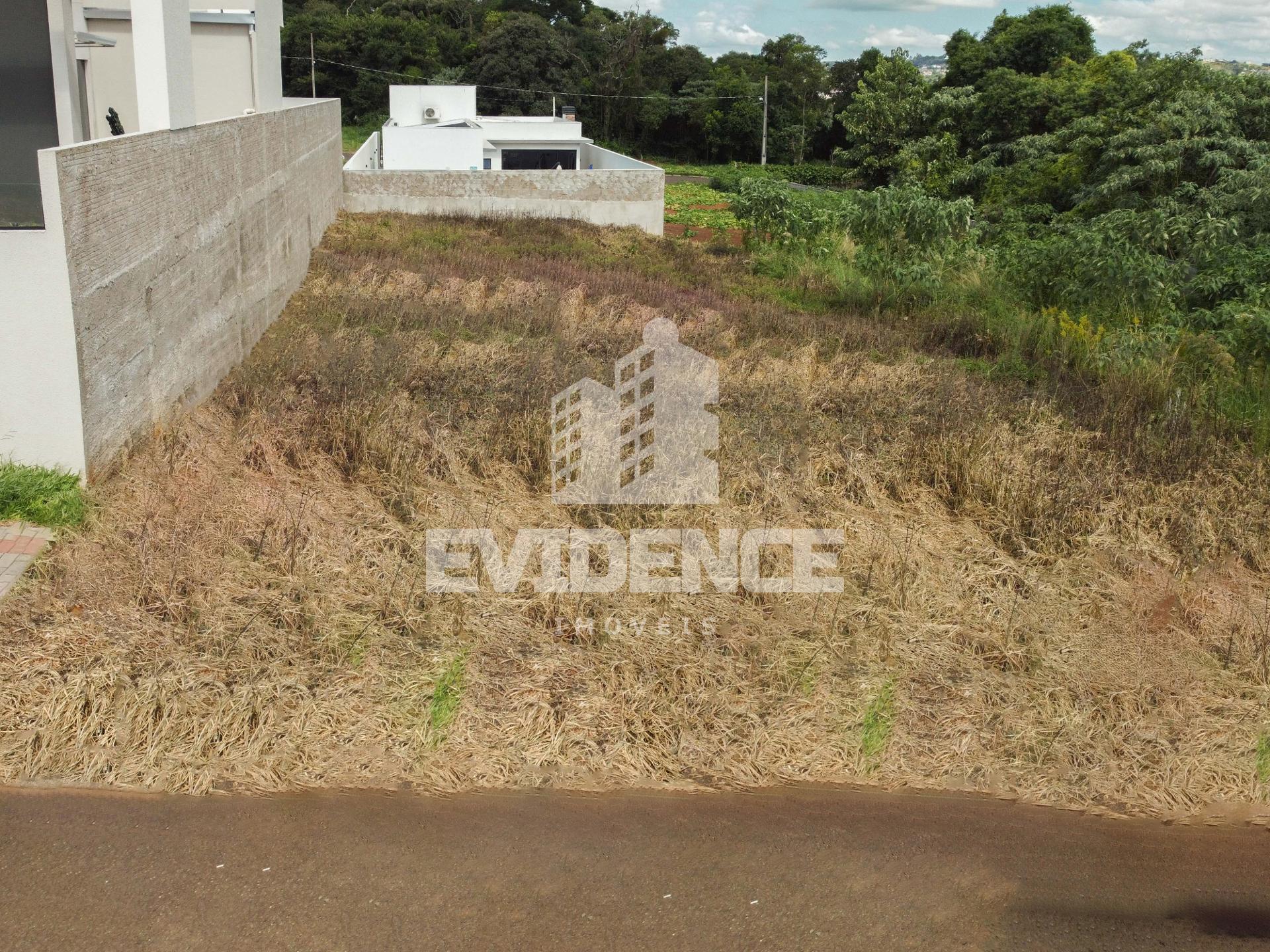 TERRENO À VENDA, LOCALIZADO NO BAIRRO MENINO DEUS