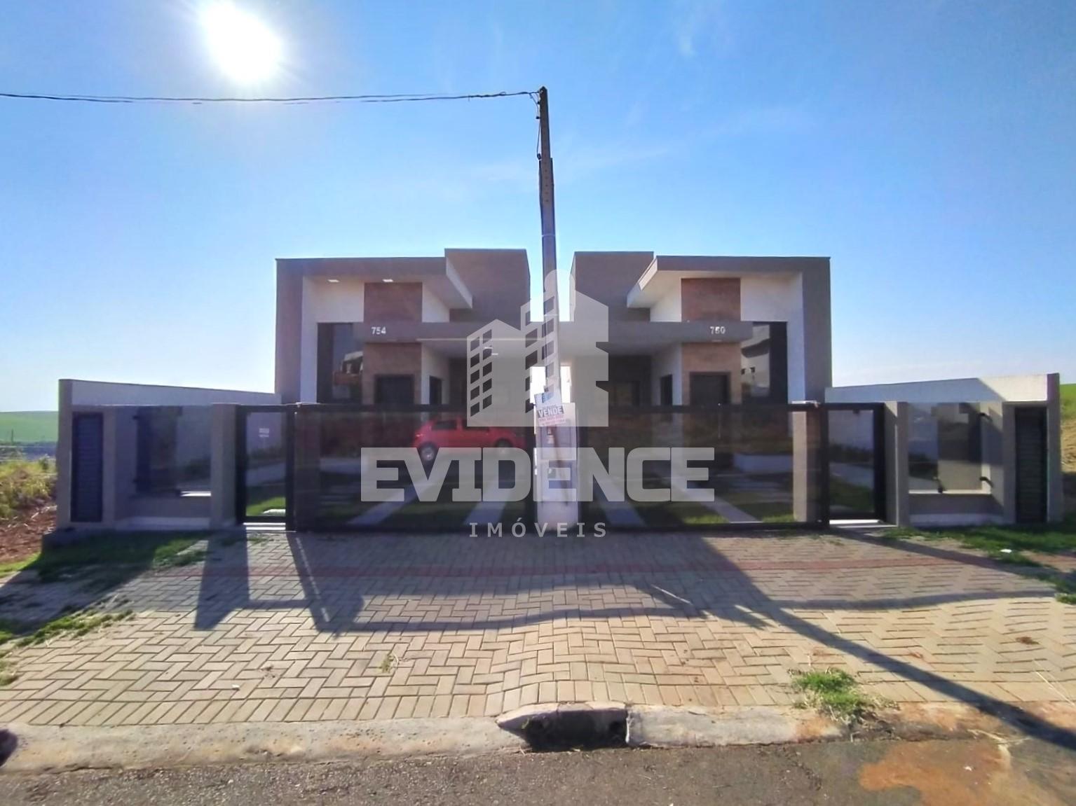 CASA COM ALTO PADR?O DE ACABAMENTOS ? VENDA, LOCALIZADA NO BAI...