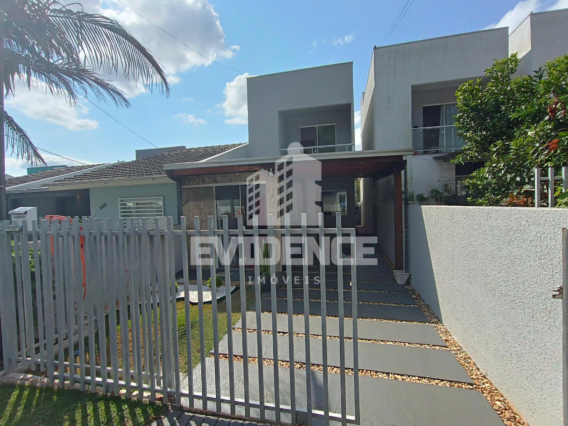 SOBRADO COM SALA COMERCIAL À VENDA NO BAIRRO FRARON