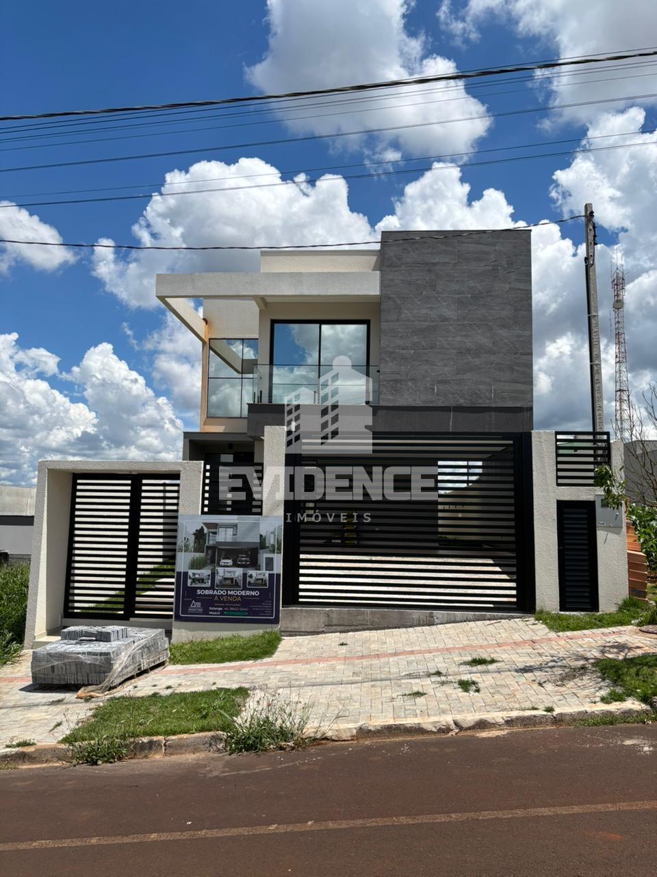 SOBRADO DE ALTO PADRÃO, LOCALIZADO NO BAIRRO PARQUE DO SOM