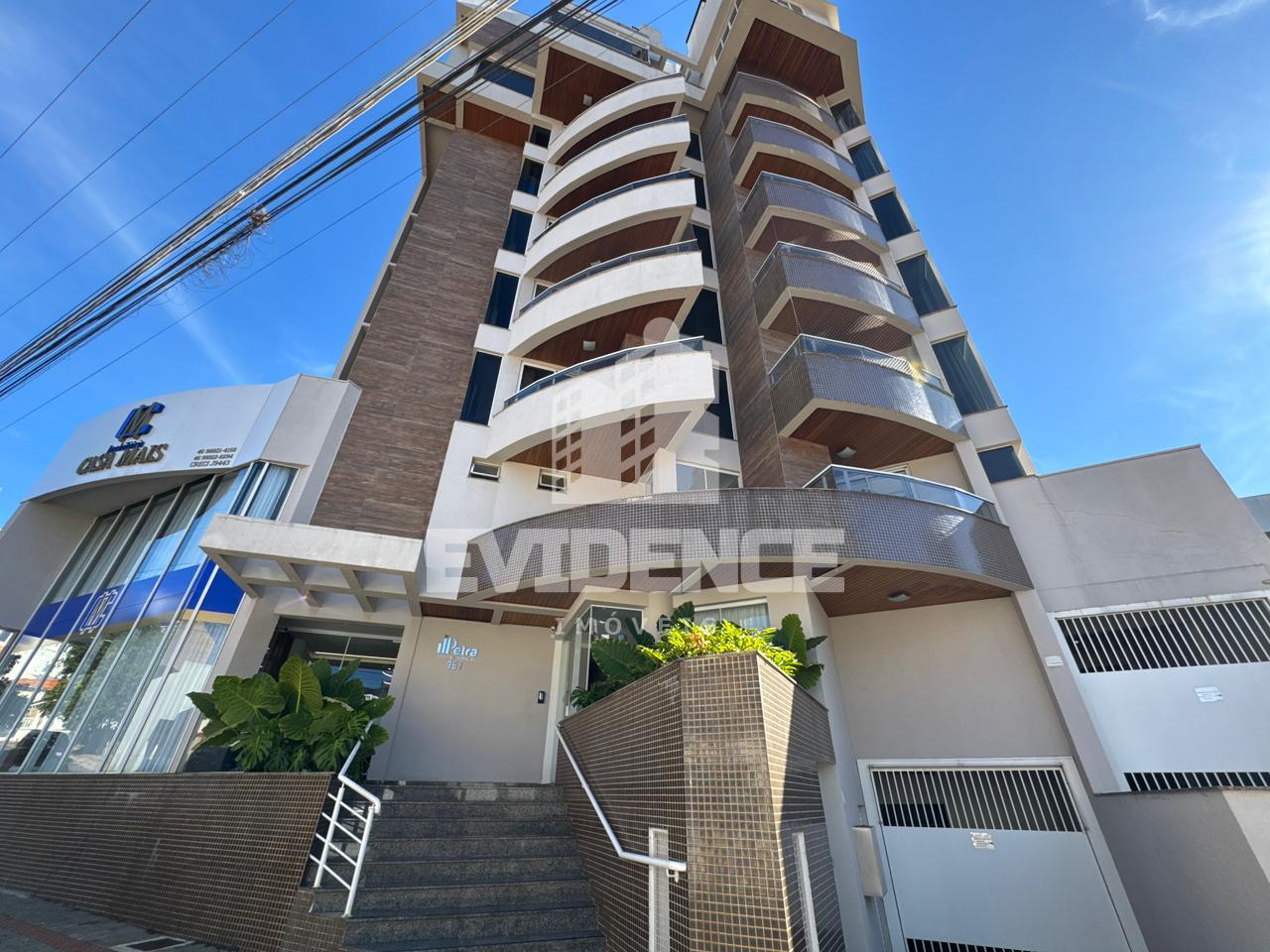 APARTAMENTO SEMI-MOBILIADO A VENDA NO CENTRO