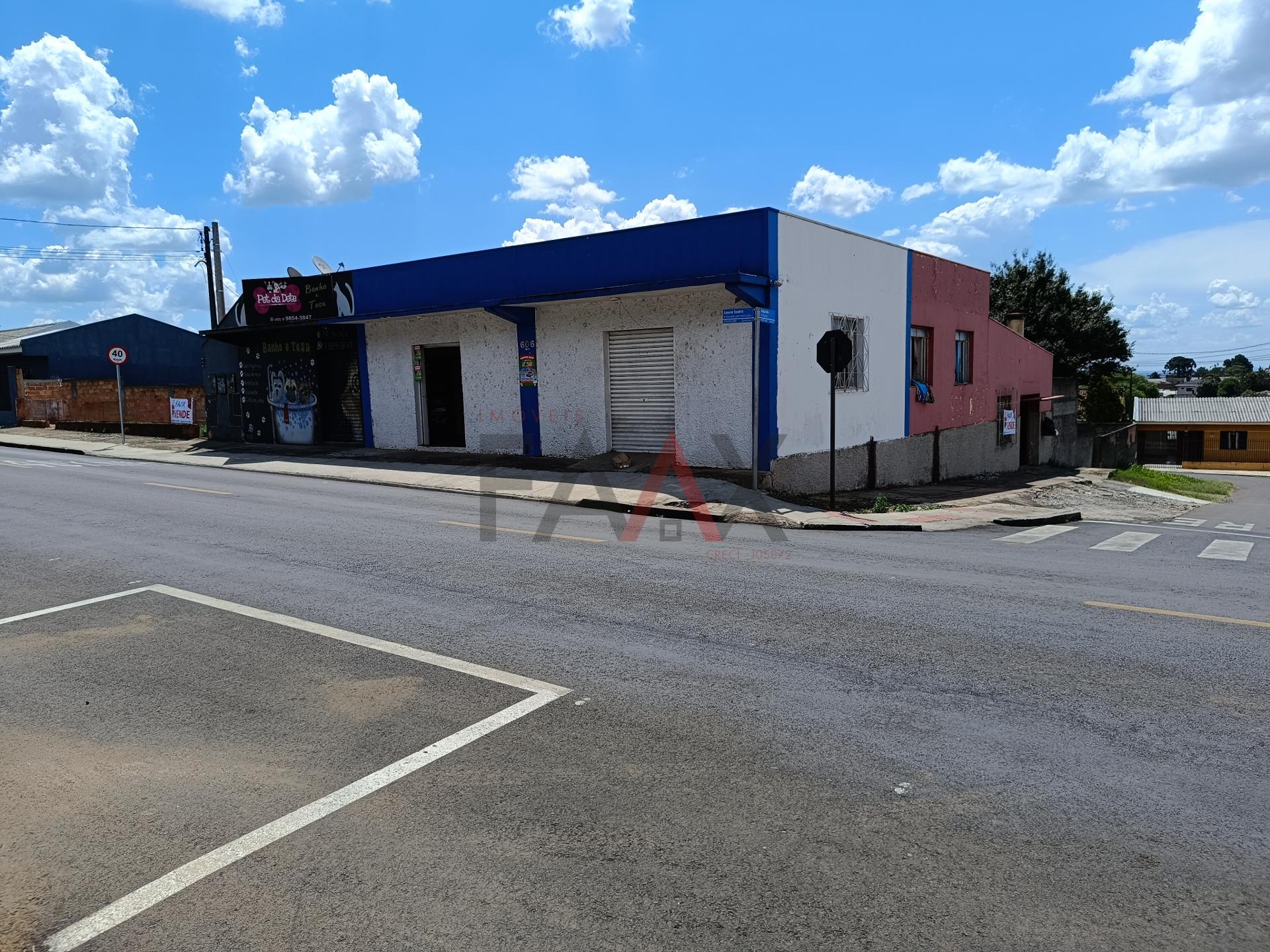 Casa com 3 salas comerciais à venda, Próximo a Paróquia Santan...