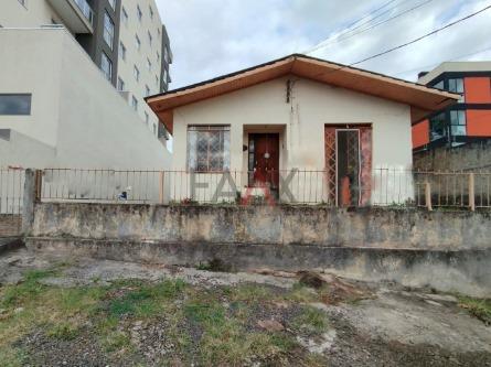 Casa à venda na Santa Cruz com 603m  de terreno em Guarapuava PR