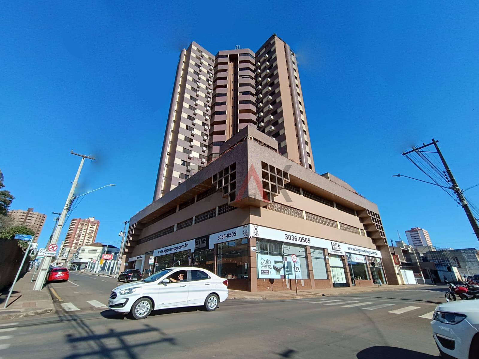 Apartamento à venda no Edifício Bourbon em frente ao Teatro Mu...