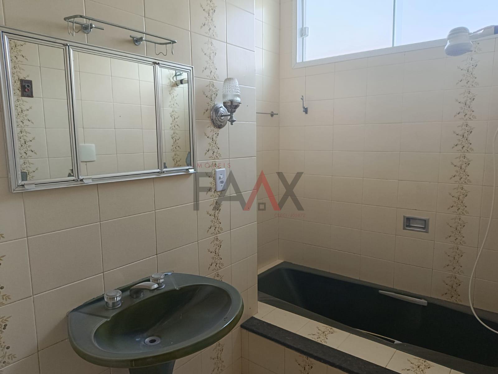 Casa à venda com 4 quartos, 170m² - Foto 13