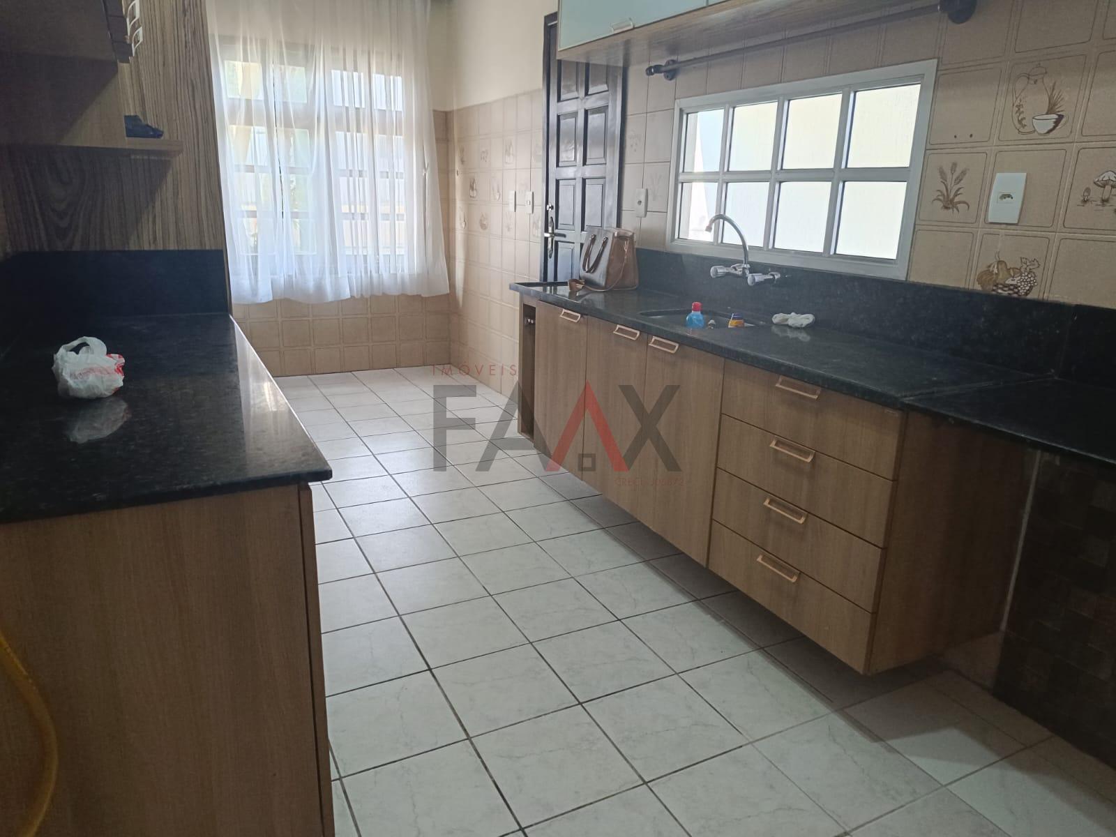 Casa à venda com 4 quartos, 170m² - Foto 25