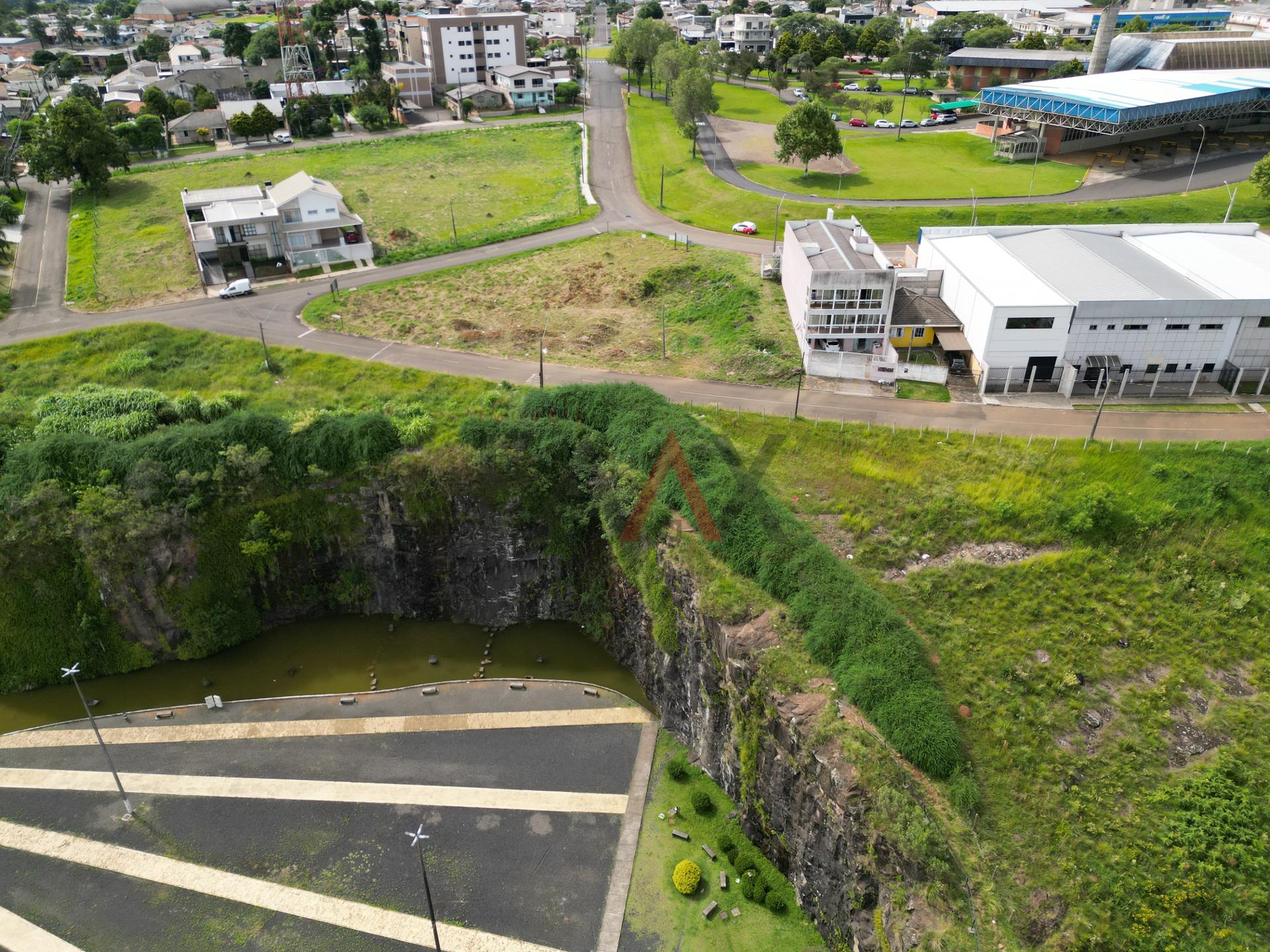 Terreno à Venda em Guarapuava - 597,82 m  ao Lado da Praça da Fé