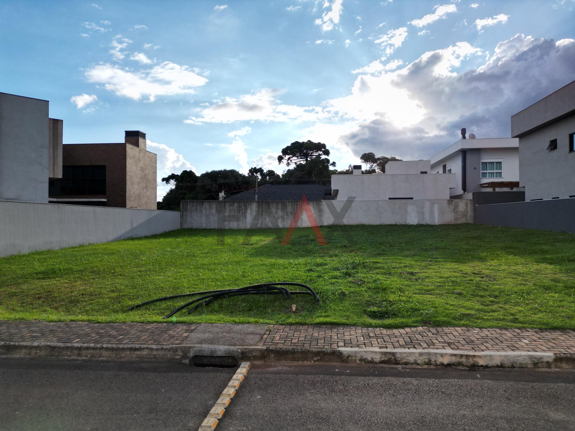 Terreno à venda no Villaggio Firenze com 300m  em Guarapuava PR