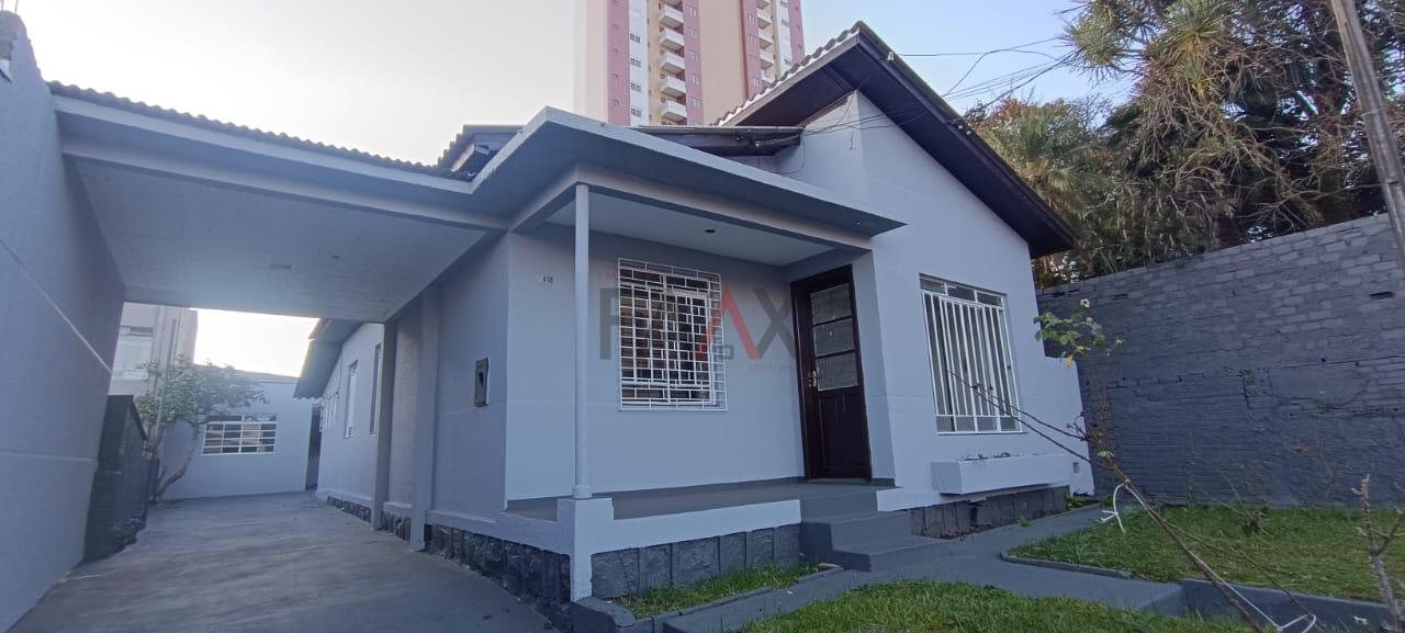 Casa para locação com 03 Quartos no Centro de Guarapuava PR