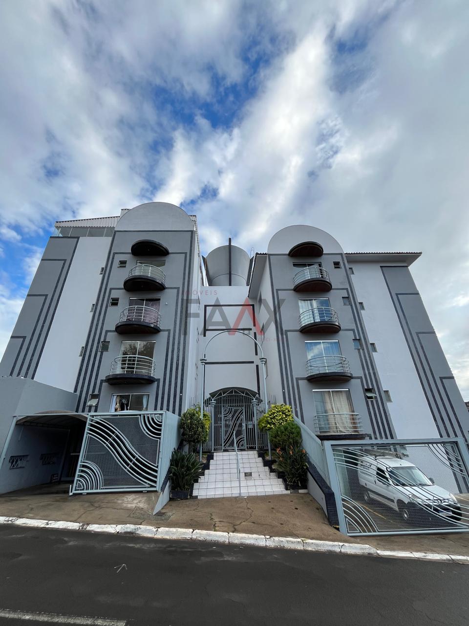 Apartamento com 2 dormitórios com móveis no TRIANON, GUARAPUAVA - PR