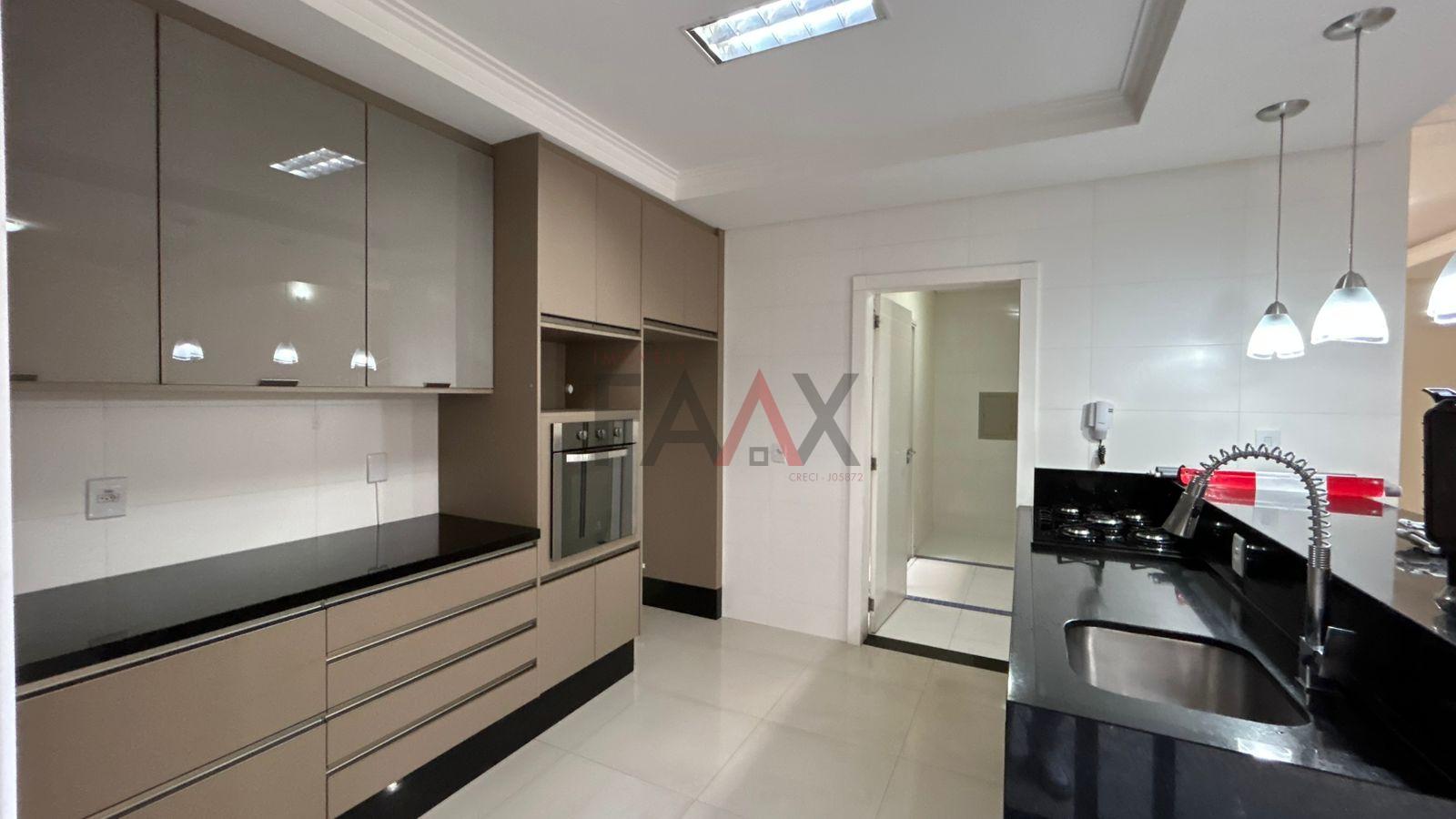 Sobrado à venda com 2 quartos, 200m² - Foto 3