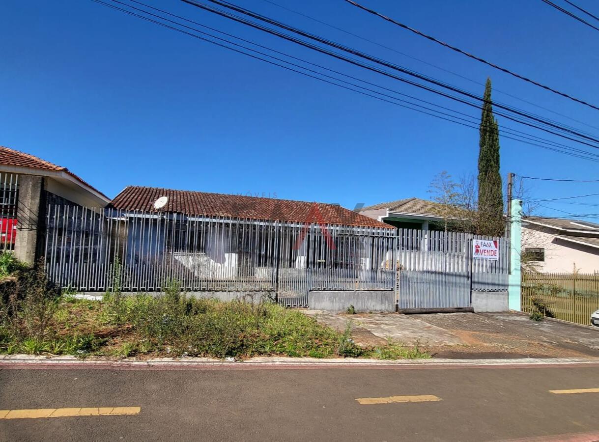 Oportunidade no Bonsucesso  Casa com amplo Terreno e ótima lo...