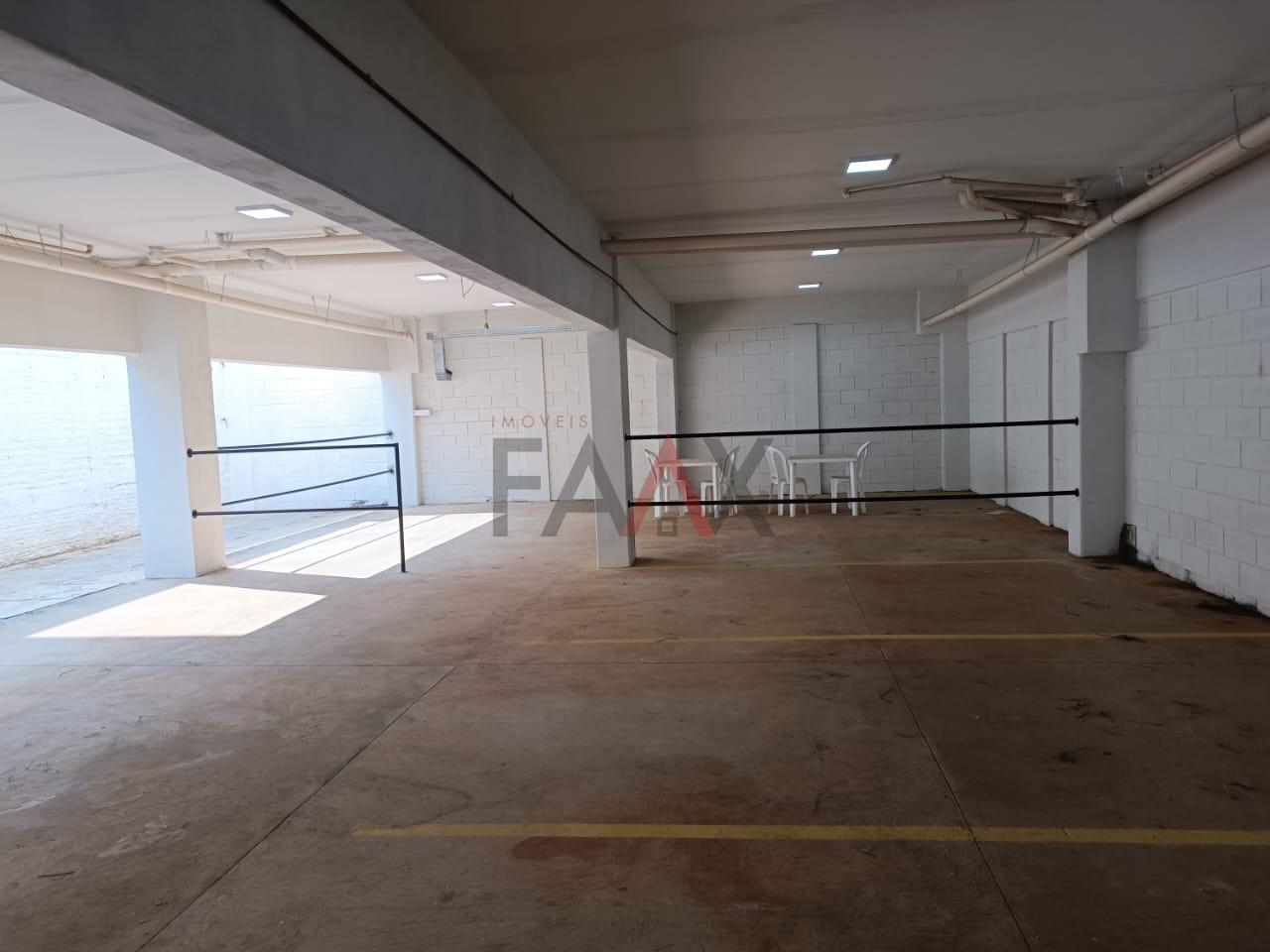 Apartamento para alugar com 2 quartos, 65m² - Foto 13