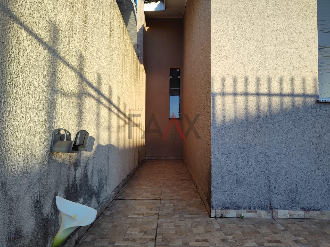 Casa à venda com 2 quartos, 61m² - Foto 4