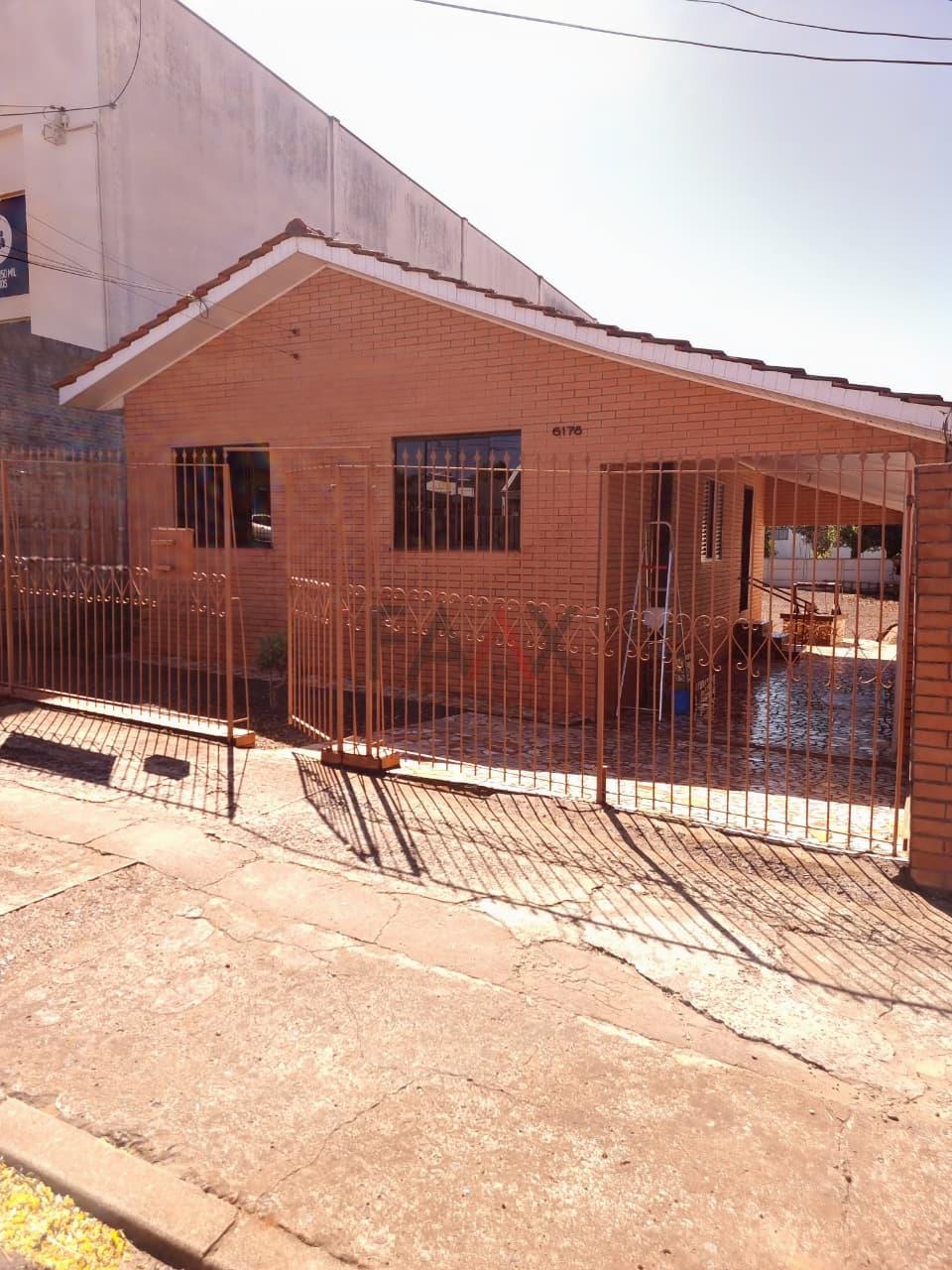 Casa à venda com potencial de investimento, na XV DE NOVEMBRO,...