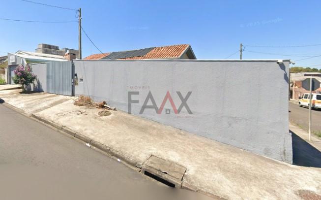 Ótima Casa à Venda com Piscina, no bairro SANTANA, GUARAPUAVA ...