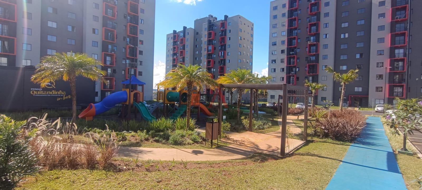Apartamento para Locação com 2 Quartos no Residencial Vista Batel