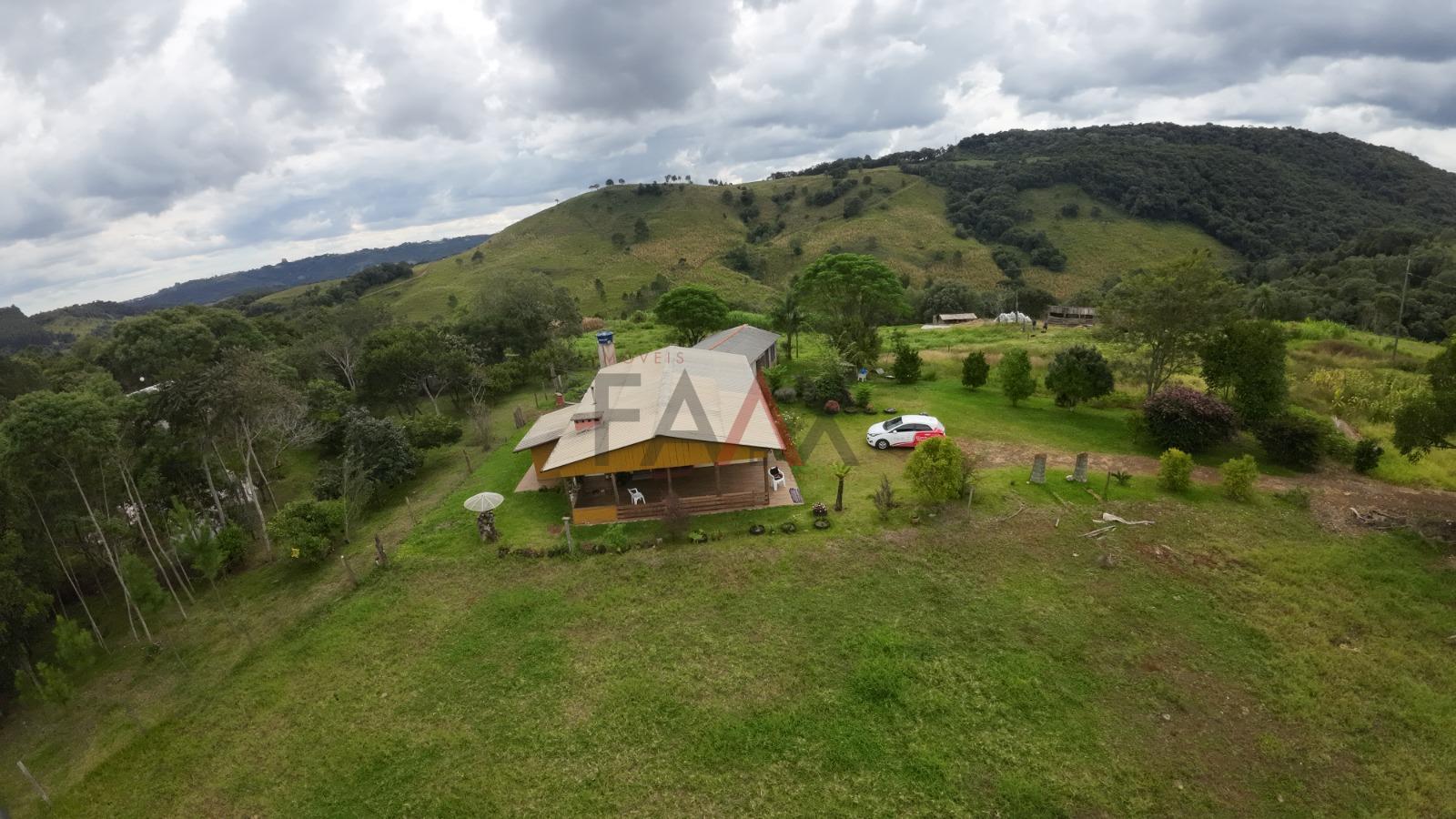 hácara à venda no Jordão 20.000m  com casa, tanque de pesca e ...
