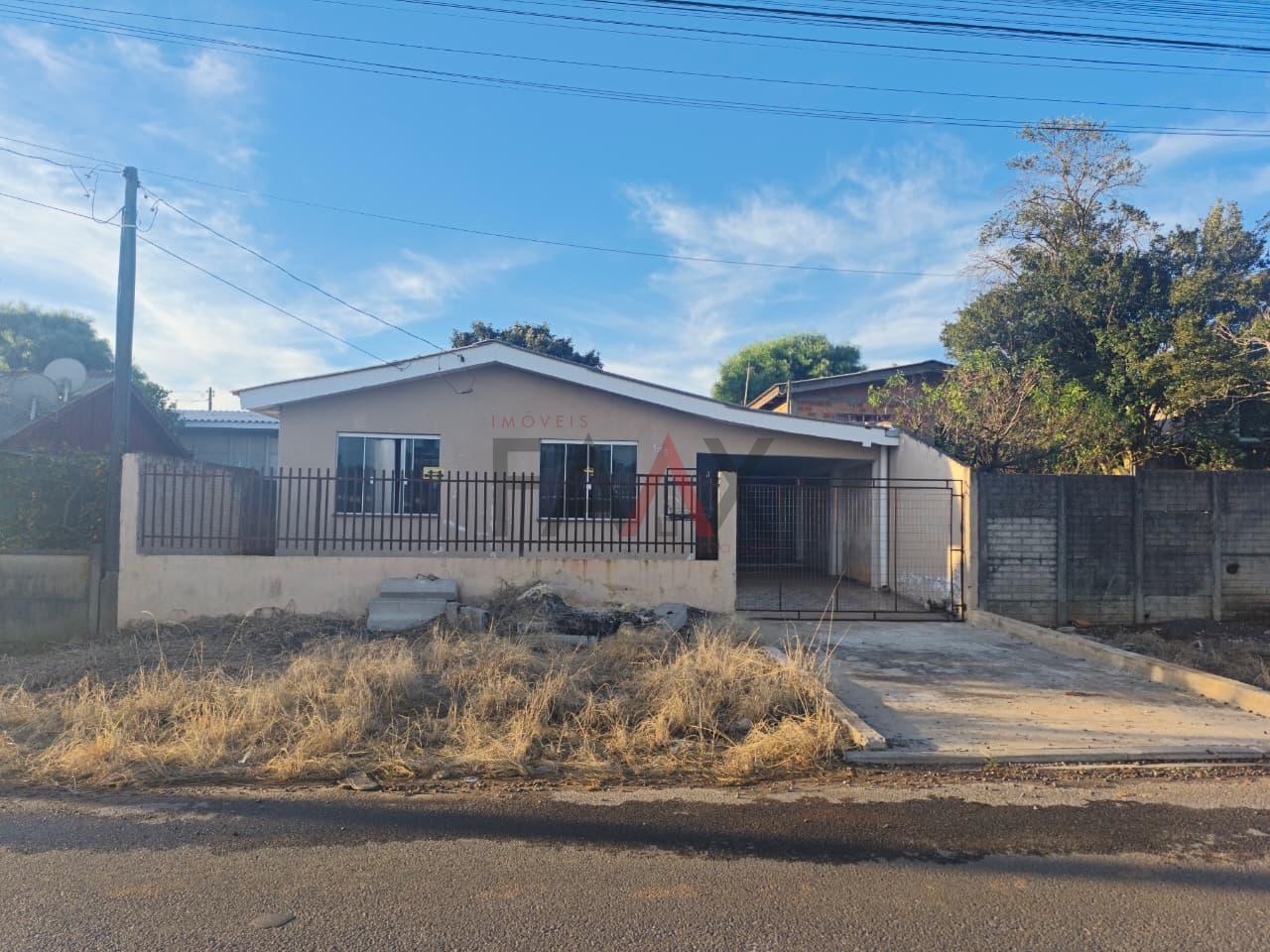 Casa à venda com amplo terreno, TANCREDO NEVES, GUARAPUAVA - PR
