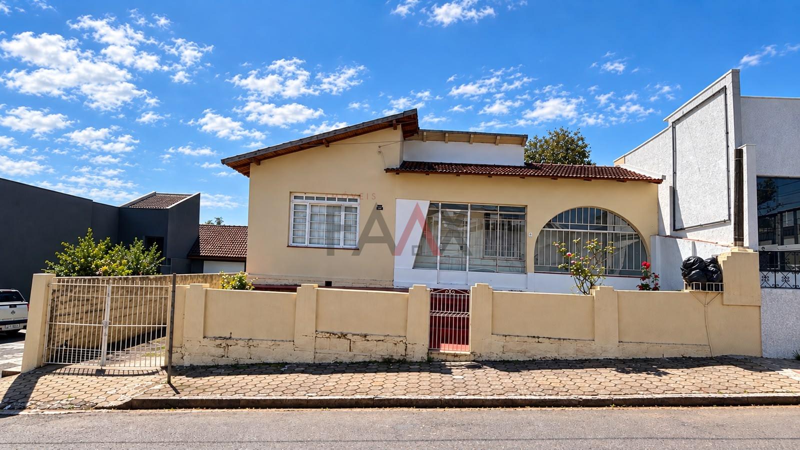 Casa, 4 quartos, 180 m² - Foto 1