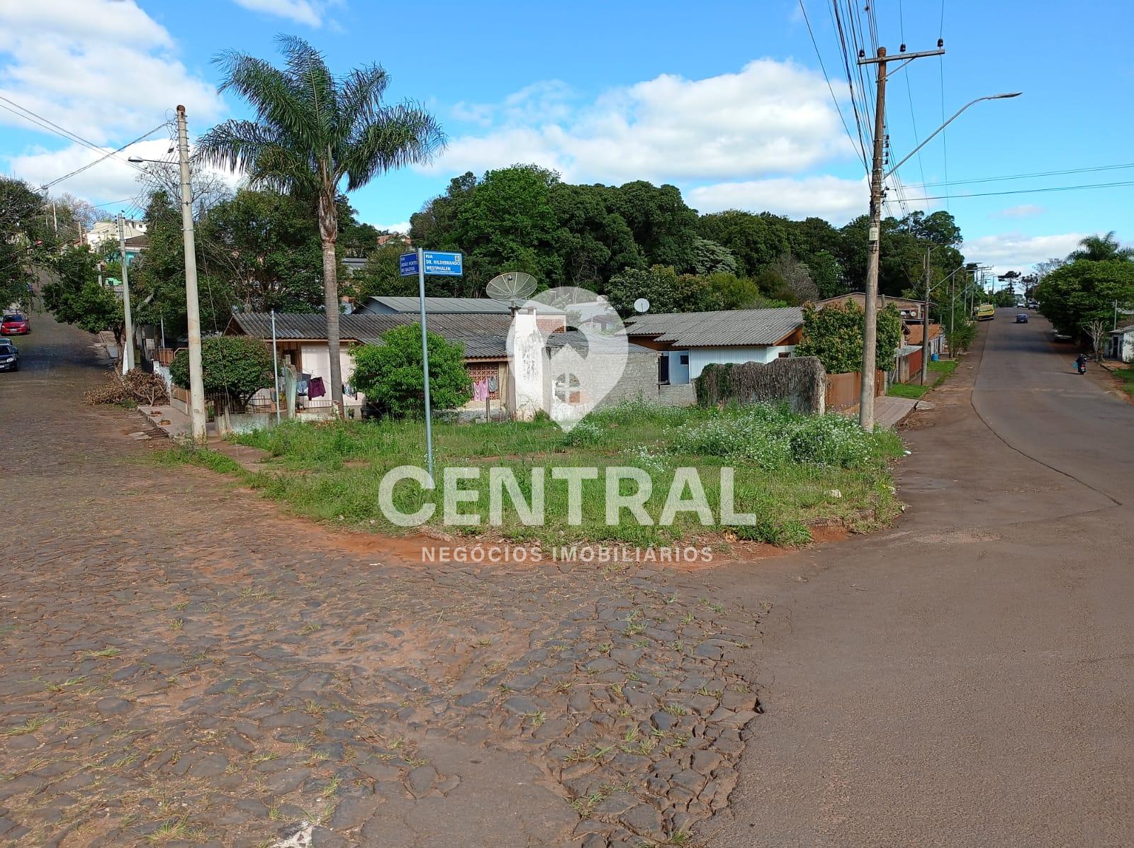 Terreno a uma esquina do f?rum de Palmeira das Miss?es RS