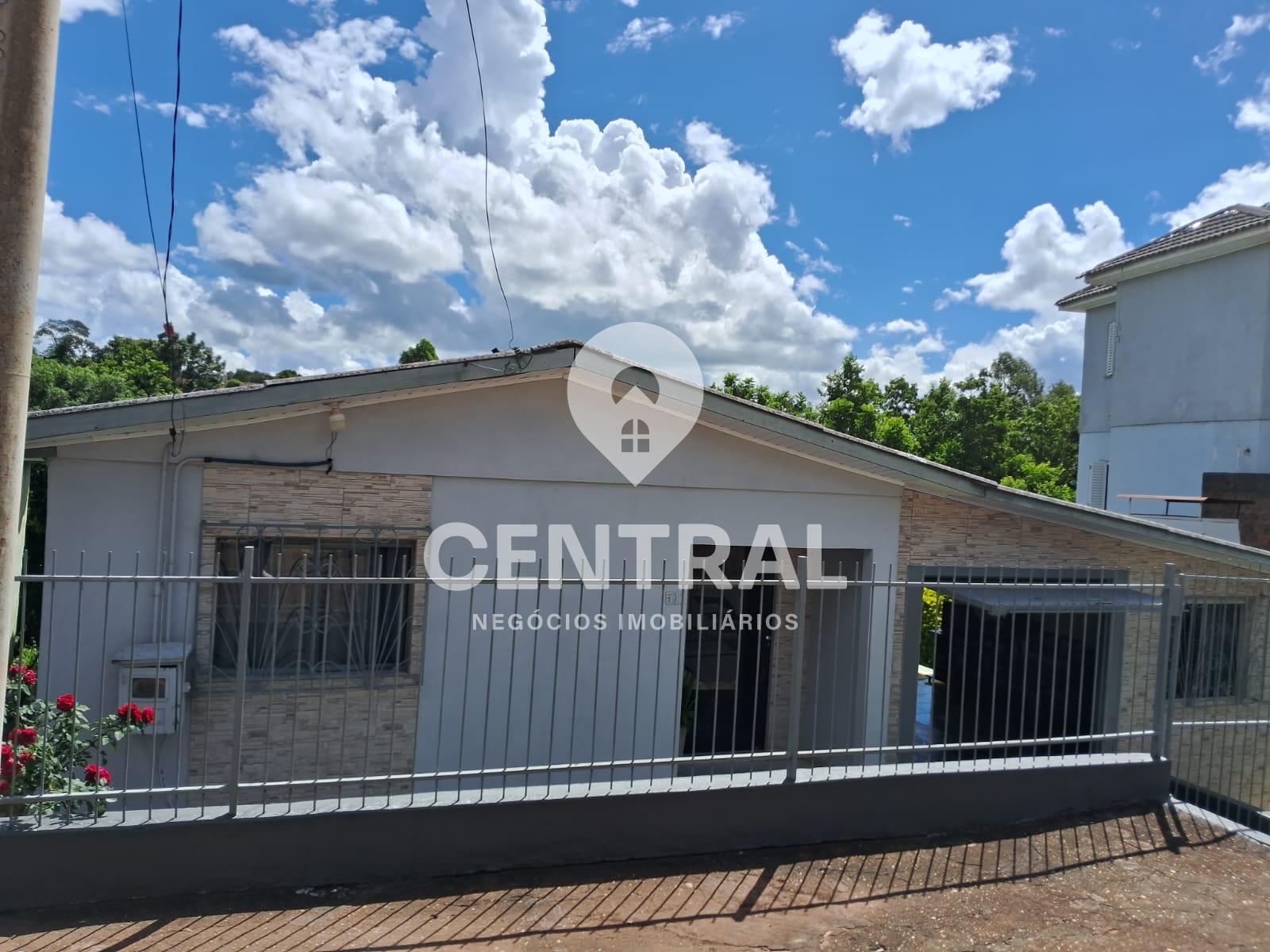 Linda casa Mista, com p?tio 15x56, bairro Viteck
