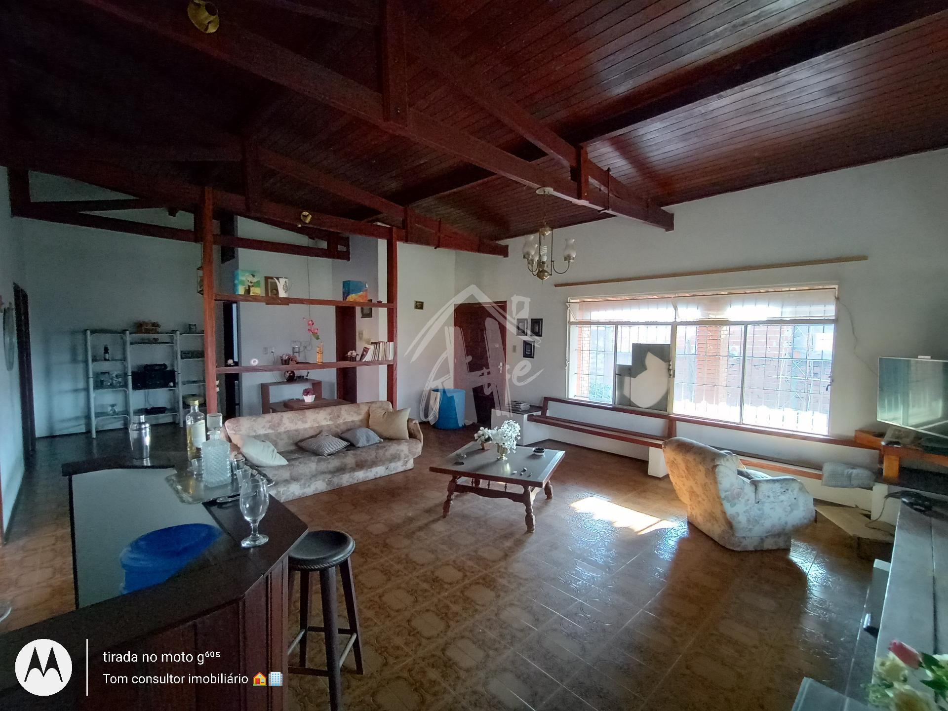 Ch?cara com 2.540m  localizada no Bairro Jacar?, Cabre?va- SP
