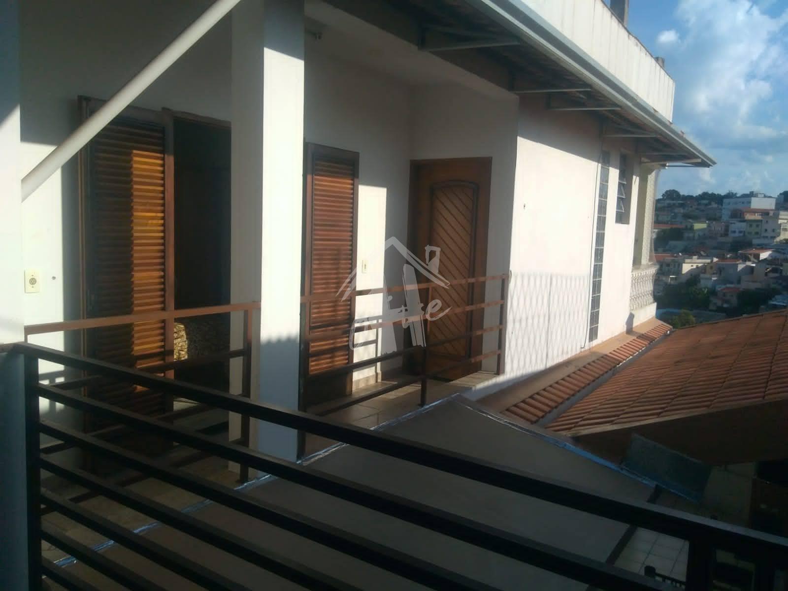 CASA COM 288M  LOCALIZADA NO JARDIM PACAEMBU, JUNDIA?- SP