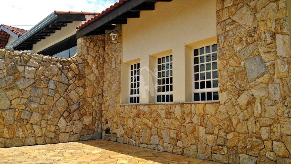 Casa a Venda com 180m  no bairro Vila Thomazina, Campo Limpo P...