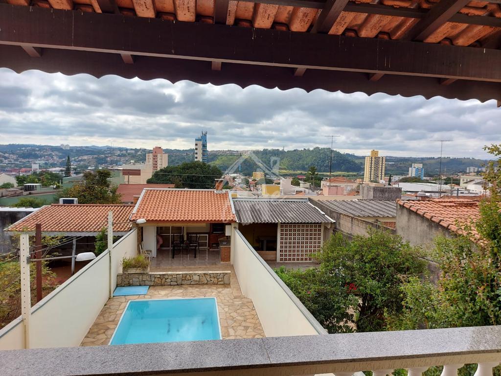 Casa a Venda com 197m  localizada no bairro Vila Progresso, Ju...