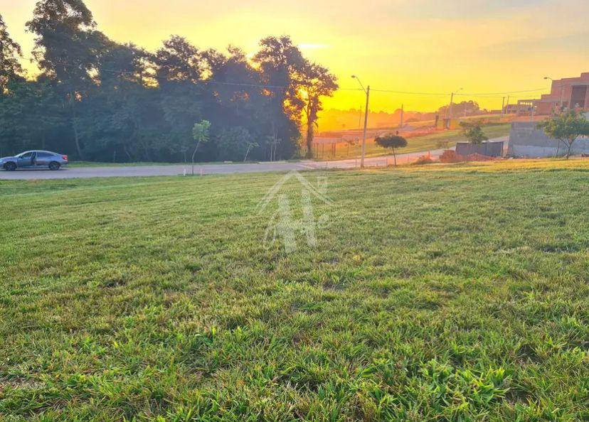 Terreno com 360m  localizado no Residencial Villagio Azzure em...