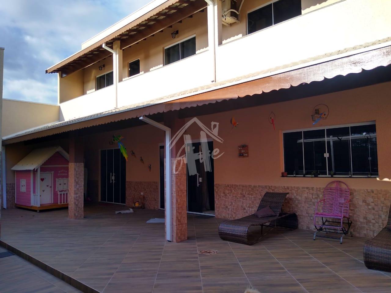 Casa a venda 420m, localizada Bairro Maracan? JARINU-SP