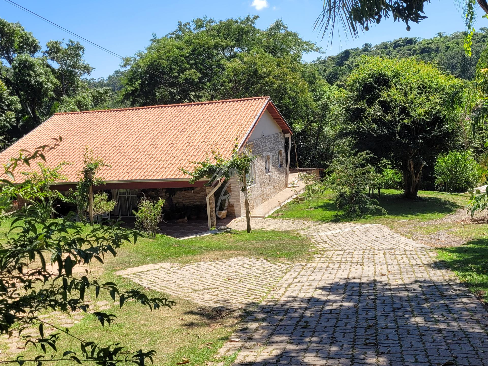 ch?cara a venda com 4.700m e casa com 200m no bairro caxambu, ...