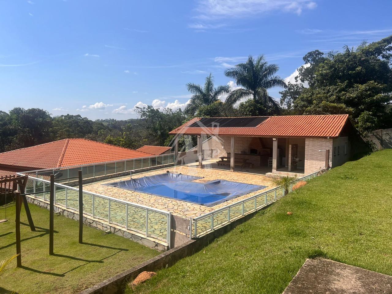 Sitio 5mil de porteira fechada, localizado em Campo Limpo Paul...