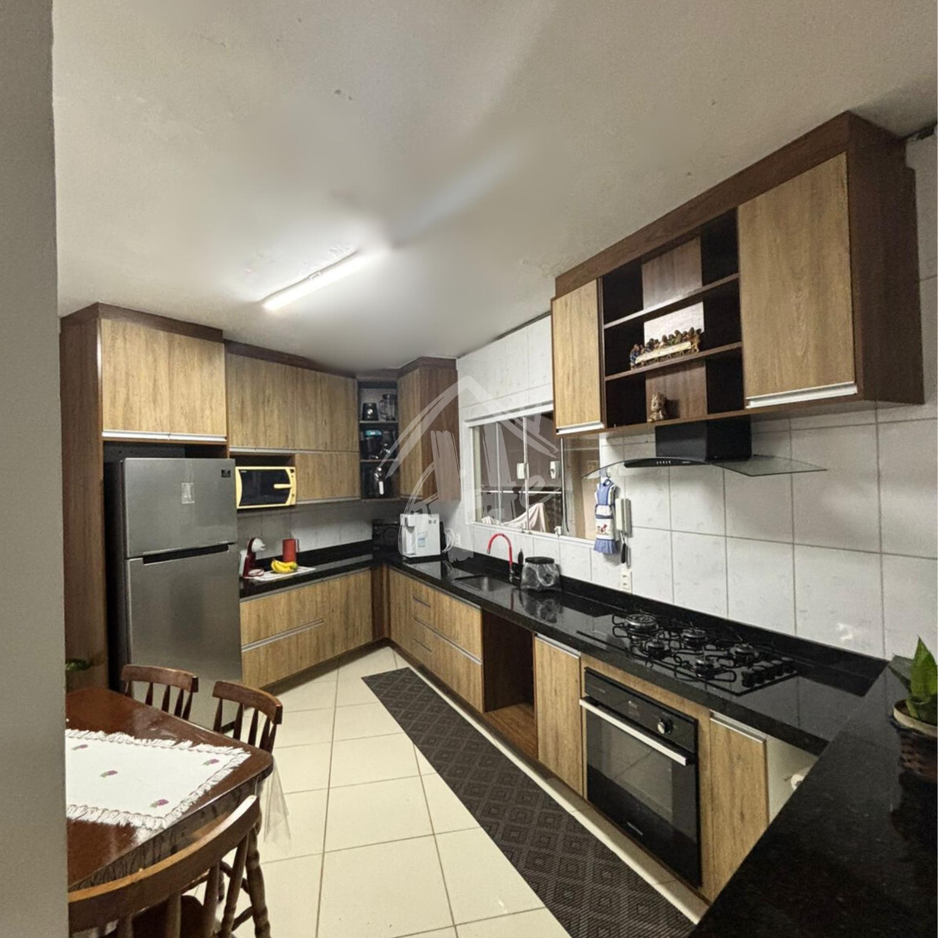 Casa com 270m  localizada no bairro Serra dos Cristais, V?rzea...