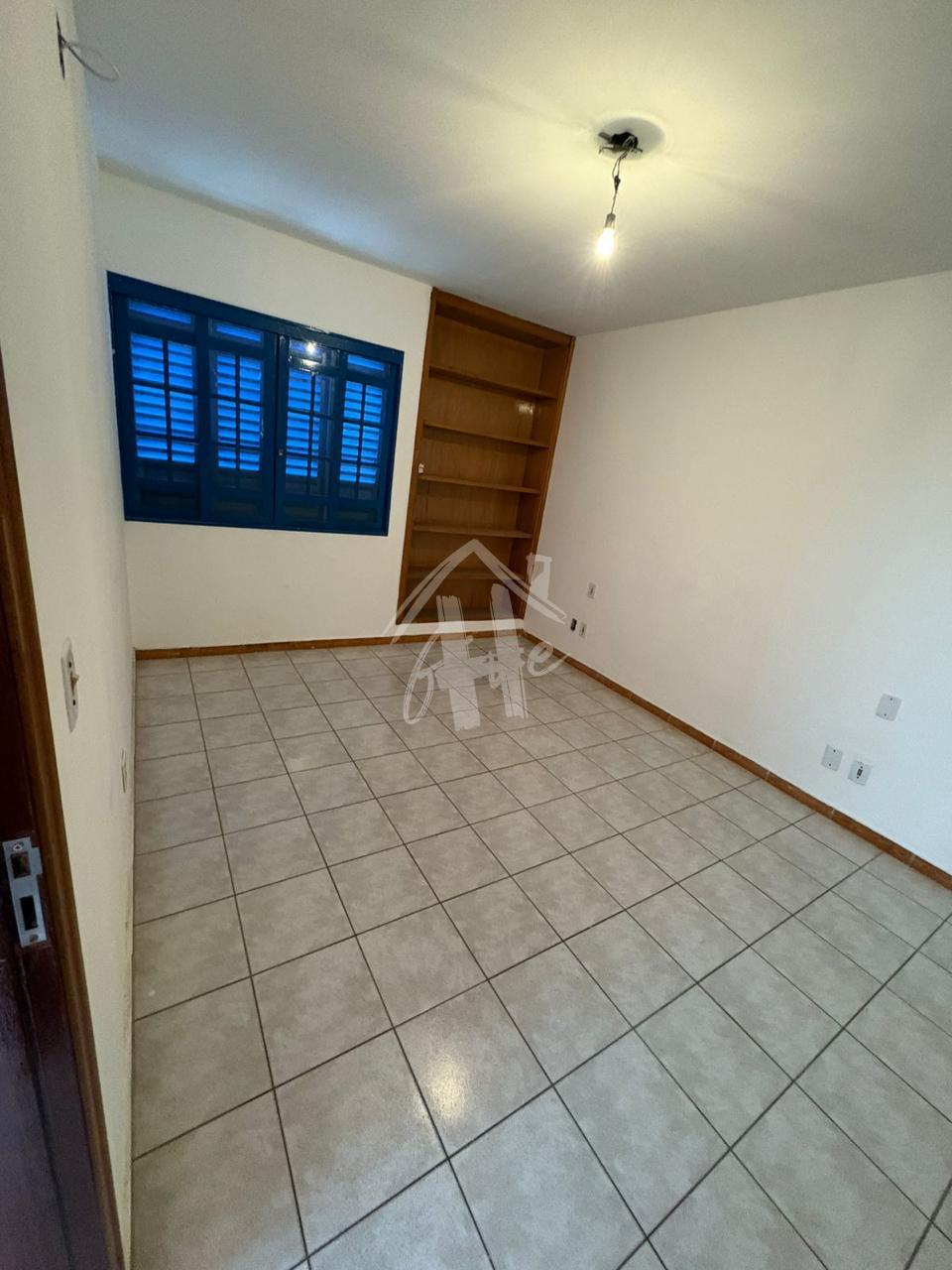 Casa 209m  comercial ou Residencial para loca??o localizado em...