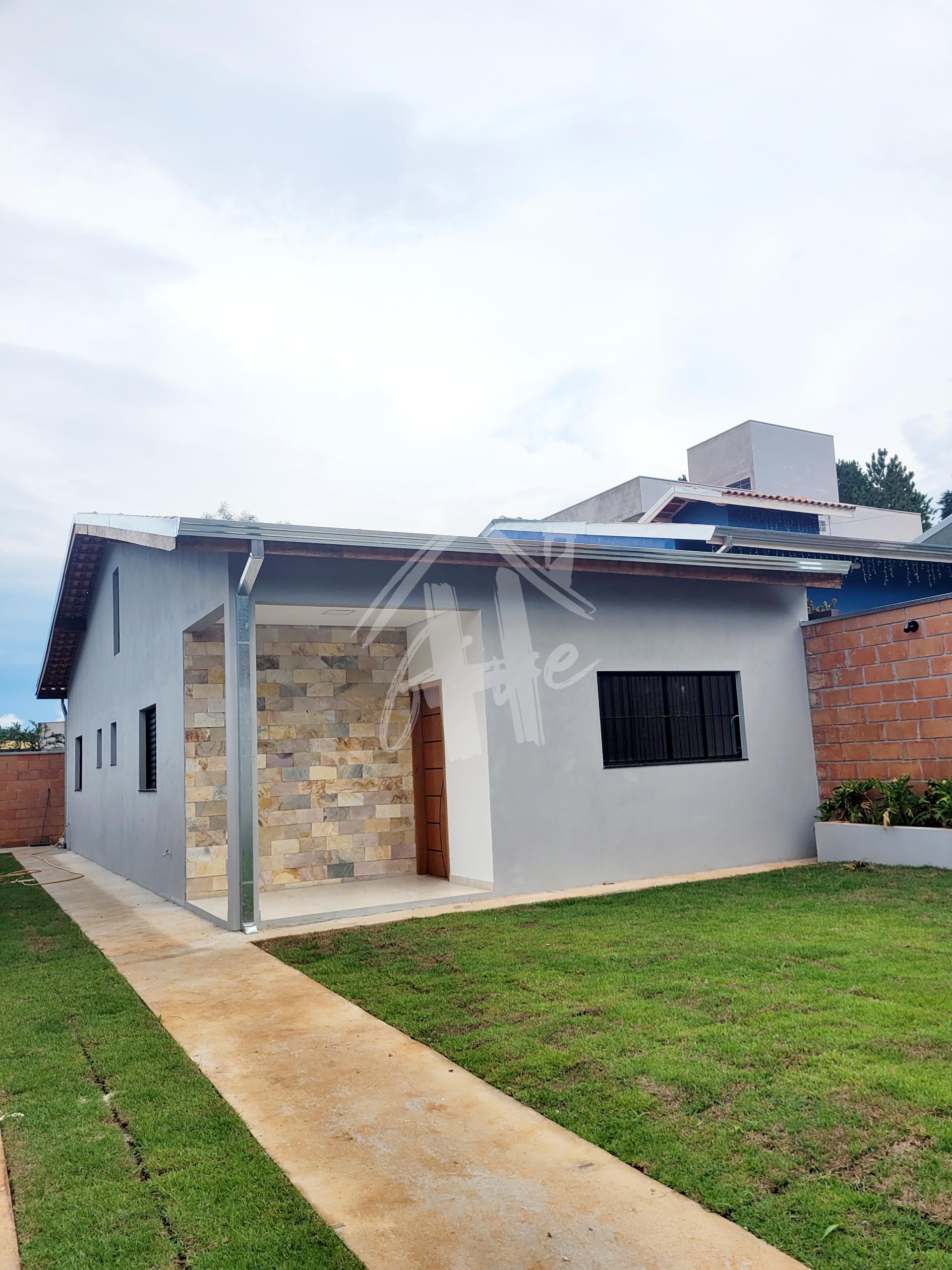 Casa a venda com 100m , localizada no bairro Maracan? em Jarin...