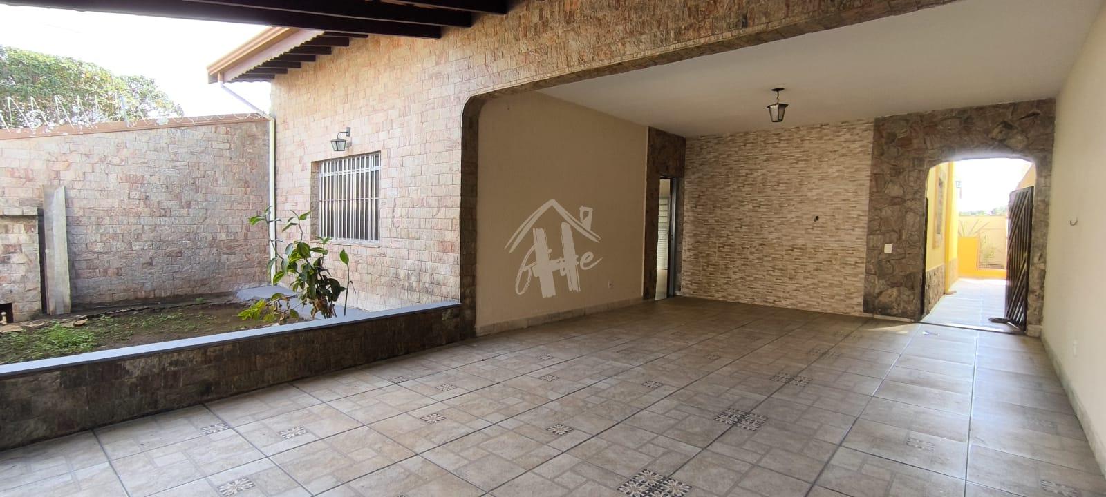 Casa com 3 Dormit?rios com 212m  localizado no bairro Medeiros...