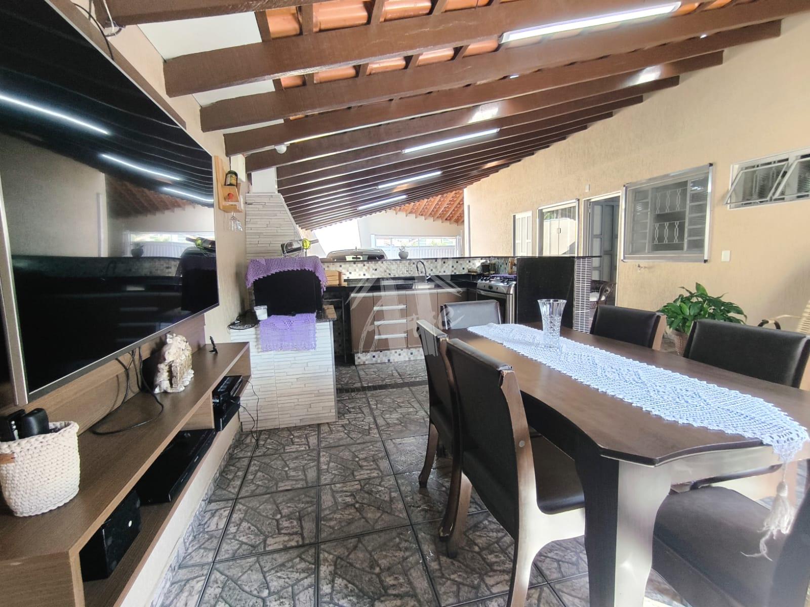 Casa com ? venda, 208m  localizada no bairro Fazenda Grande - ...
