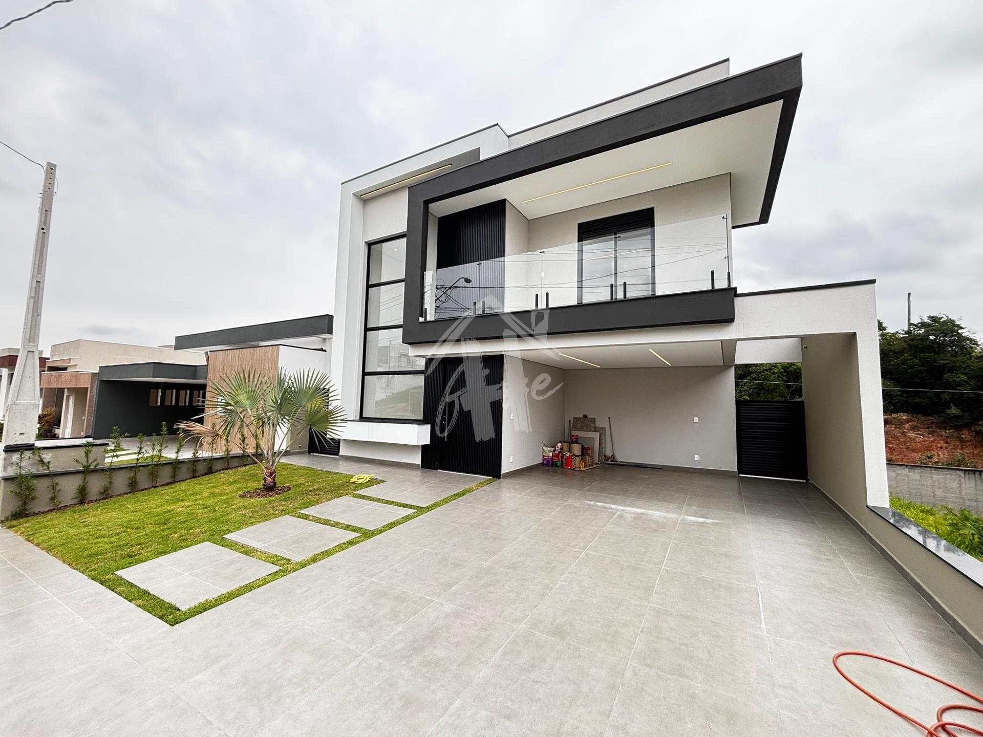 Casa com 260m  com 3 su?tes localizada no Condom?nio Gran Vill...