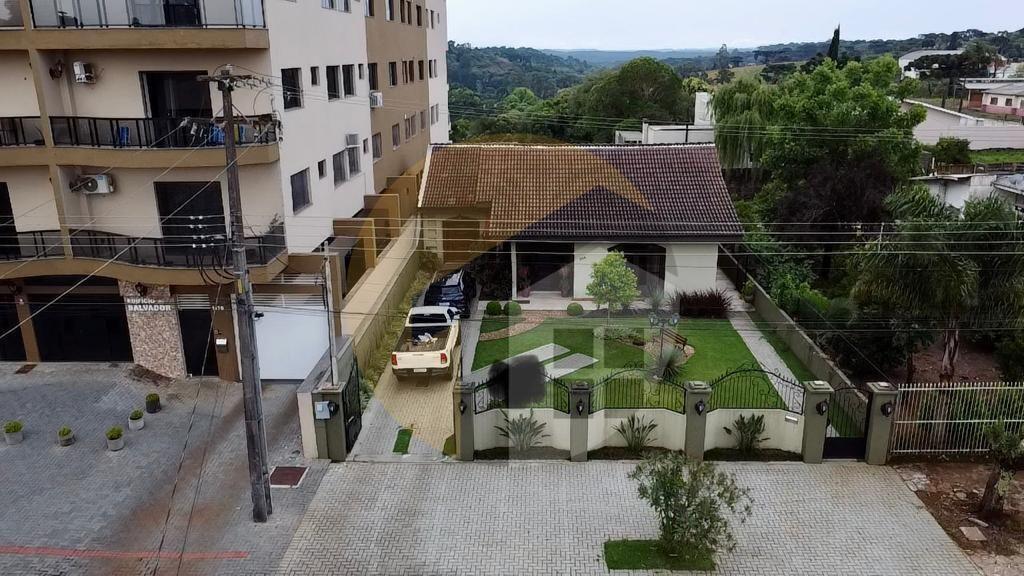 VENDE-SE CASA DE ALTO PADRÃO