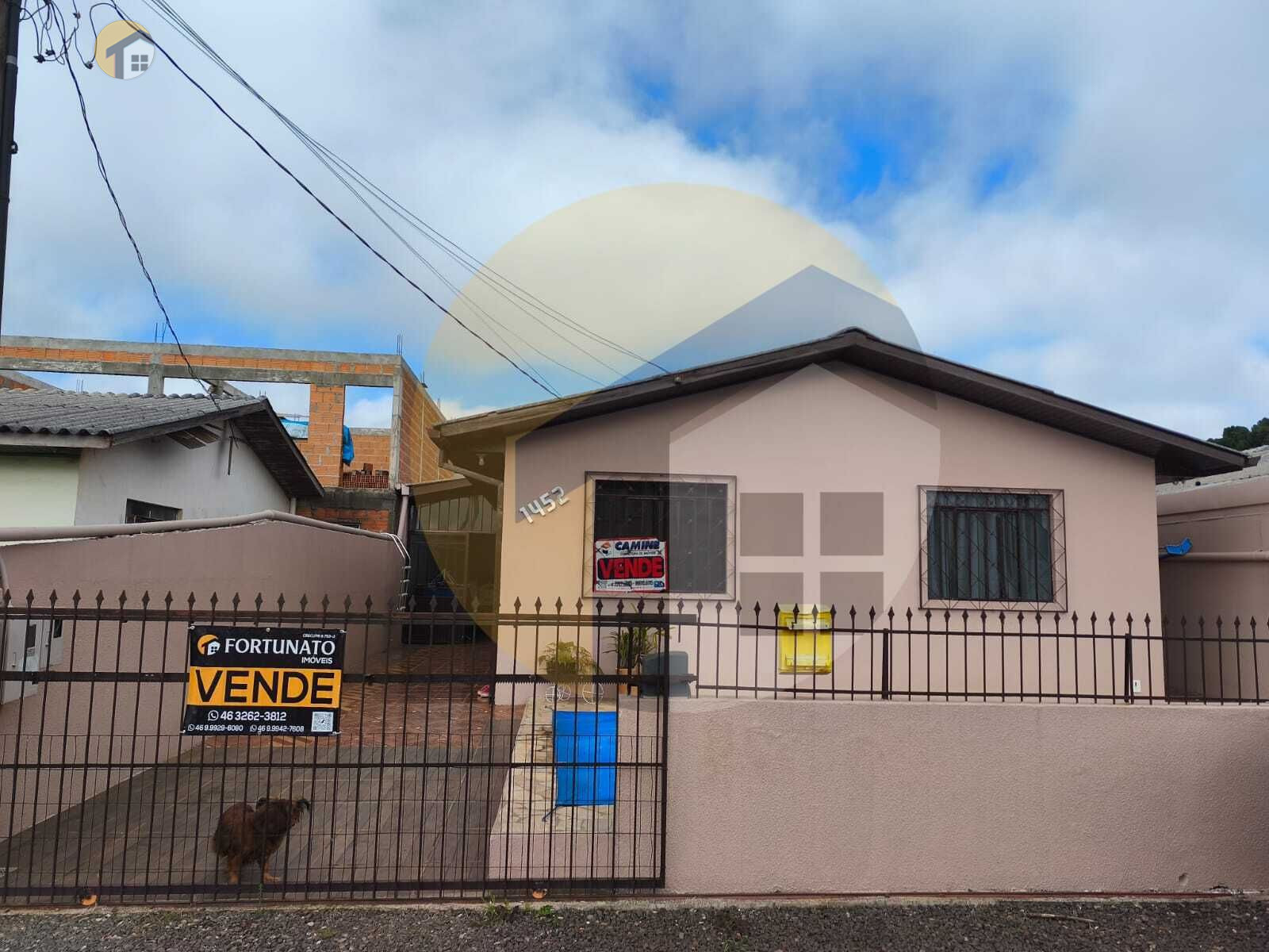 VENDE-SE CASA