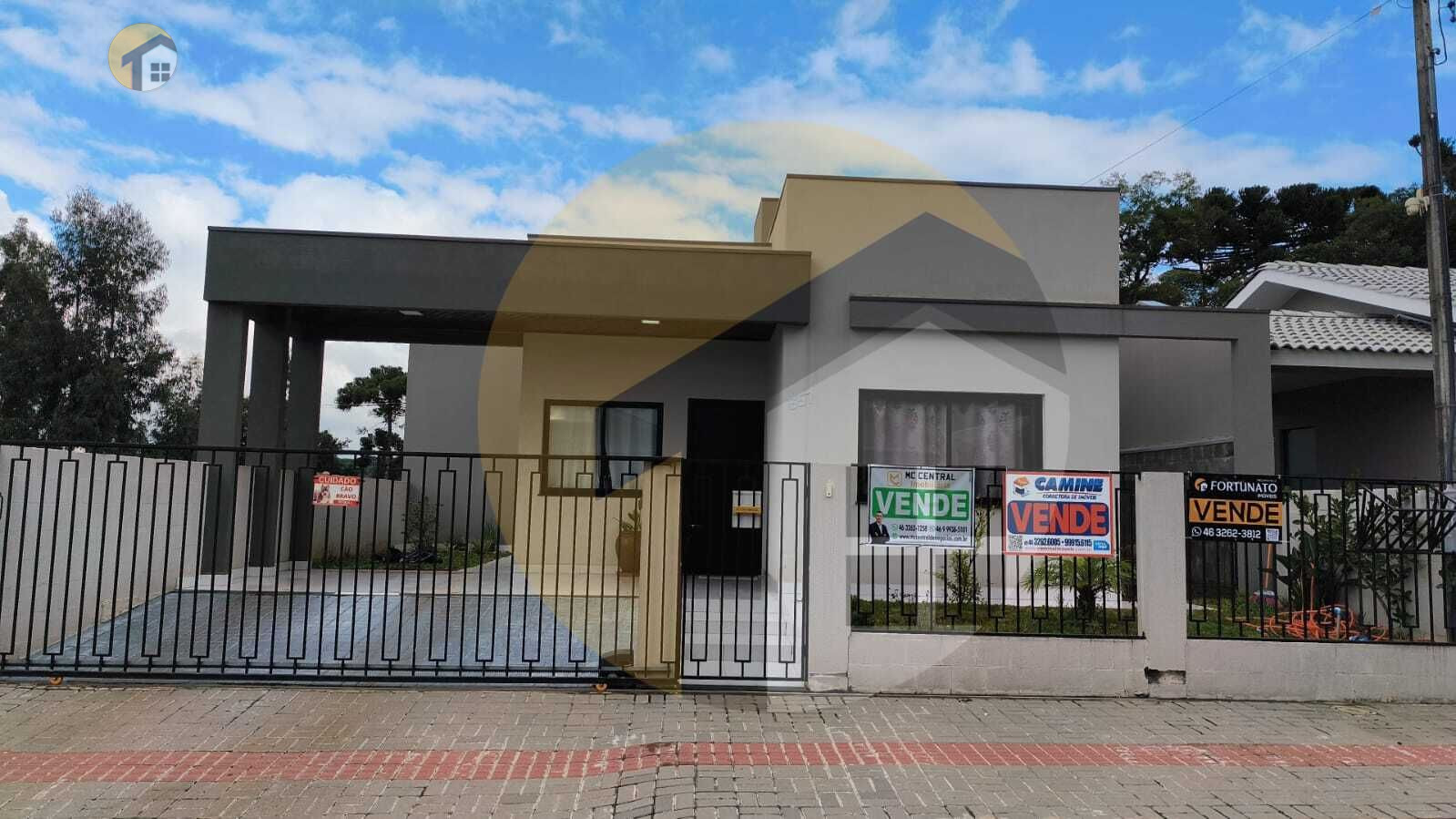 VENDE-SE CASA