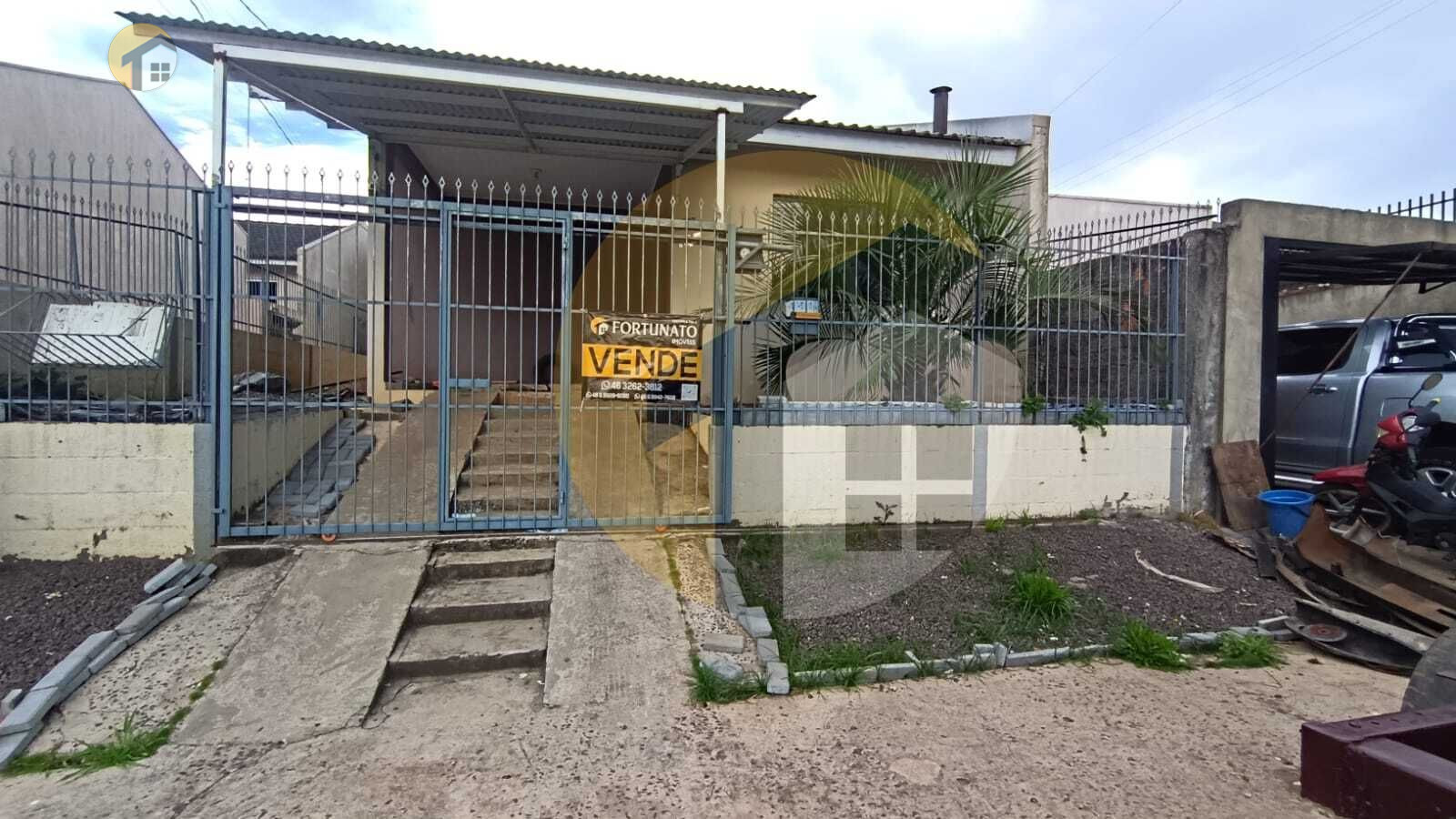 VENDE-SE CASA