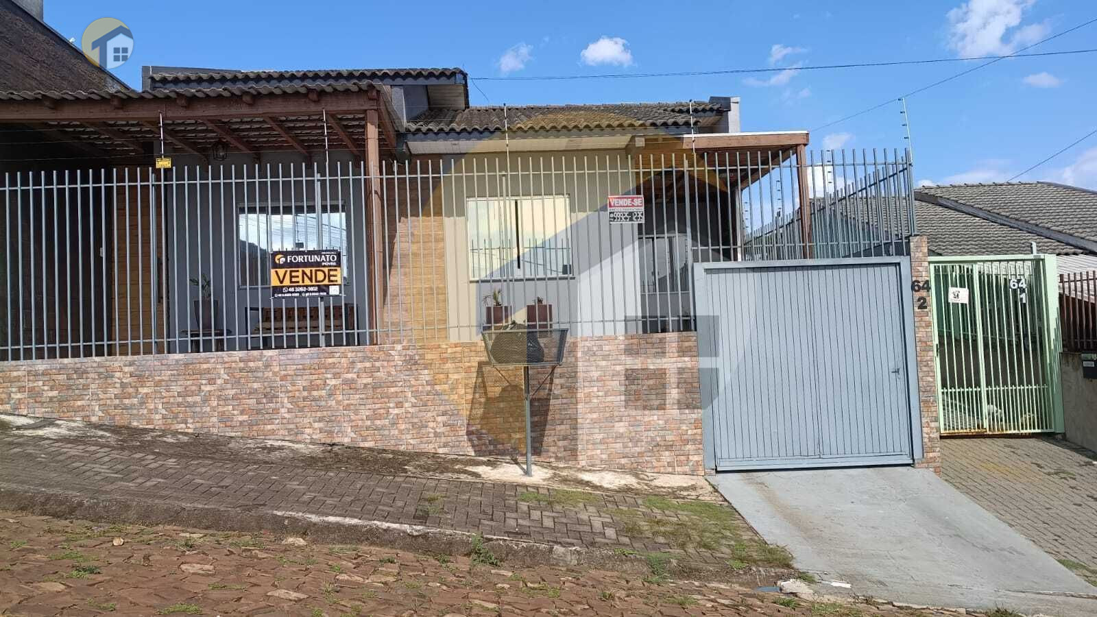 VENDE-SE CASA