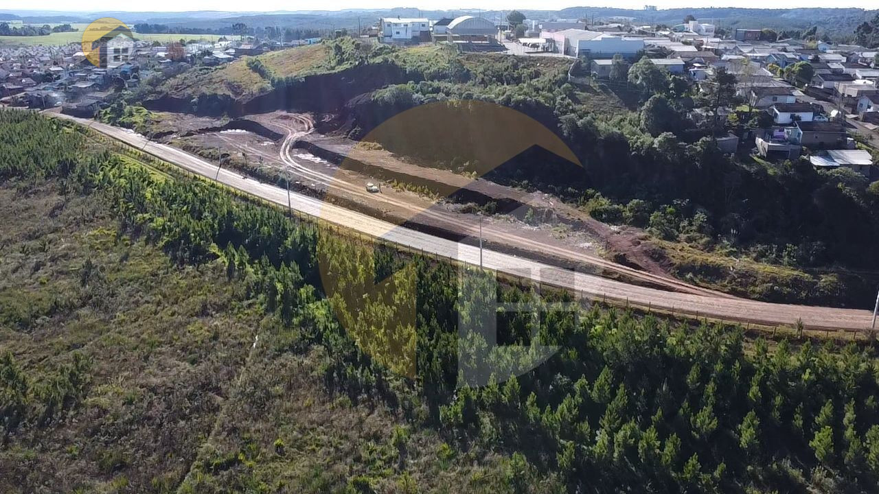 VENDE-SE TERRENO AMPLO