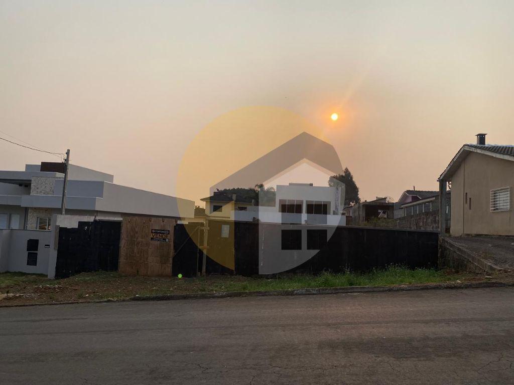 VENDE-SE AMPLO TERRENO
